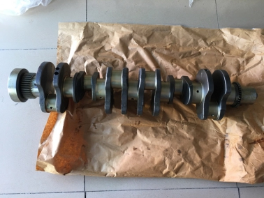 PC200-8锻(duan)钢曲轴(zhou)