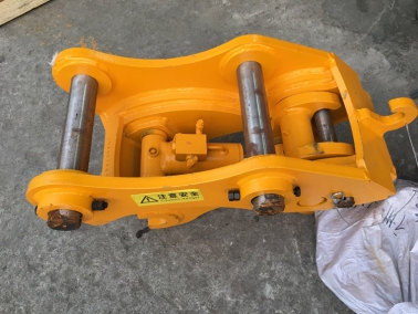 120机(ji)液压(ya)式快(kuai)换(huan)接(jie)头(tou)