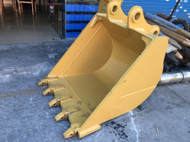 PC200 1方(fang)挖斗(dou)