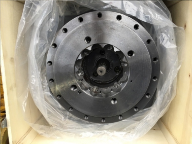 PC200-7行走牙箱(xiang)