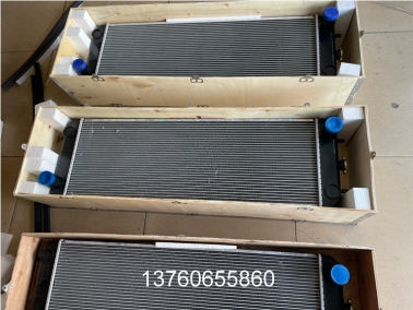 ZAX200-5G铝塑(su)水(shui)箱(xiang)