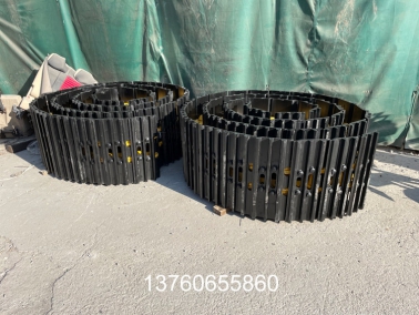 PC400-6挖(wa)掘机链条(tiao)总成