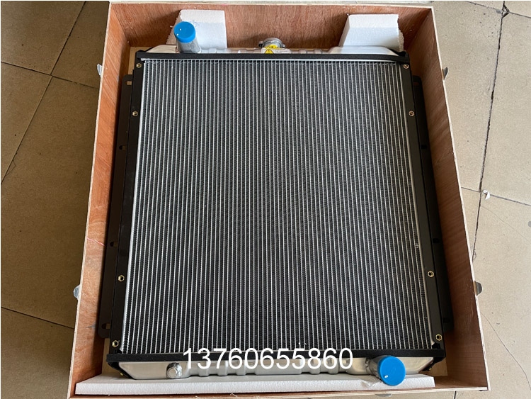 EX120-5挖(wa)掘机水箱(xiang)