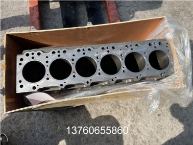 DH220LC-7 DB58发动(dong)机(ji)缸体