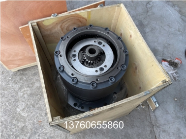 EC210B挖掘机(ji)回(hui)转牙箱(xiang)