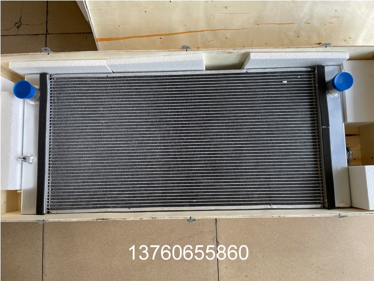 住(zhu)友(you)SH200-6挖掘(jue)机水(shui)箱